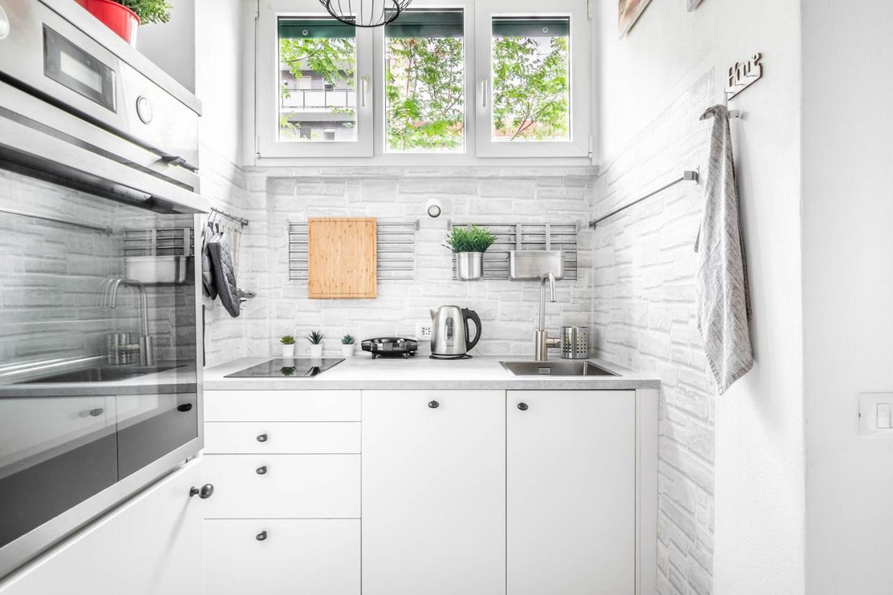 Ferienwohnung Eden House Sansiro-Duomo Netflix & Design Mailand Exterior foto